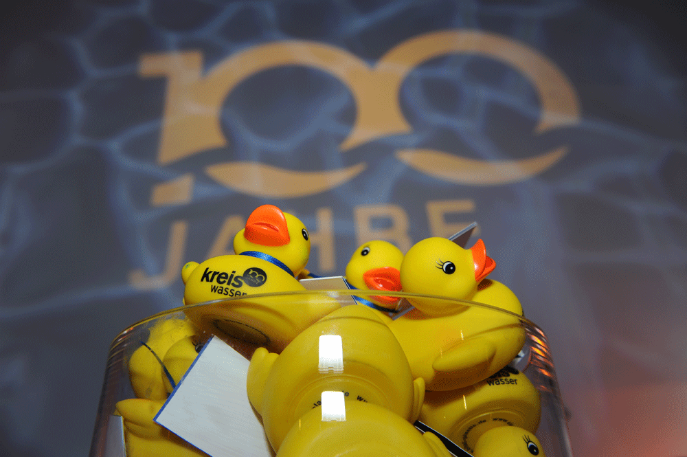 Kreis Wasser Event Identity Enten Aktion 100 Jahr Jubilaeum