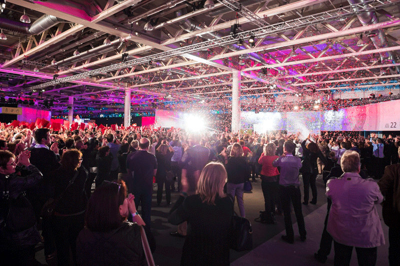 Dialog plus Mitarbeiterevent der Raiffeisen Schweiz Abendstimmung