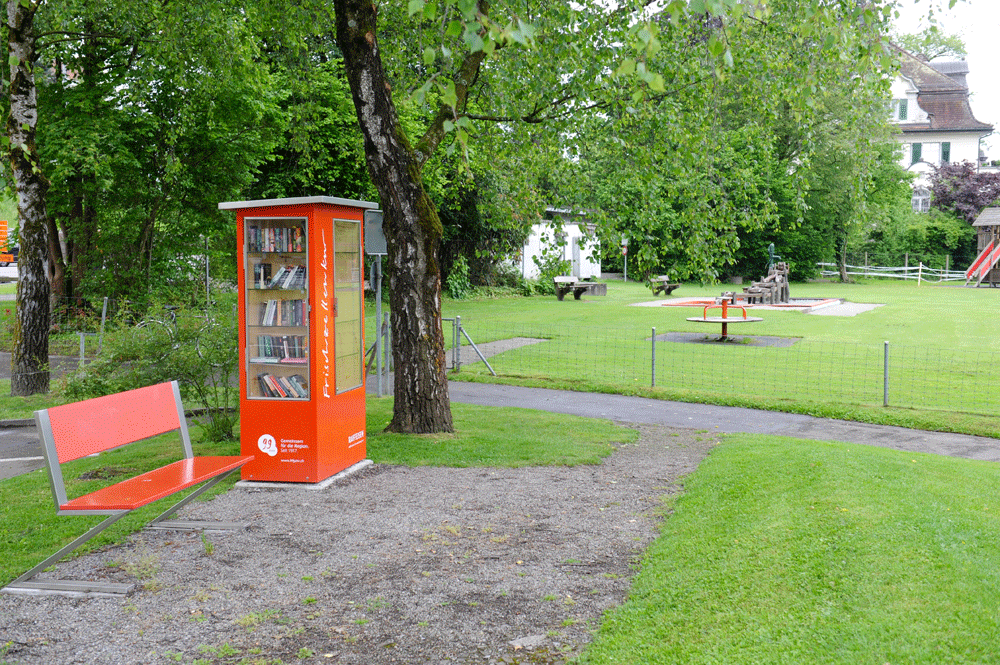 Mosaik Agentur Jubiläumsanlass für die Raiffeisenbank Bücherschränke